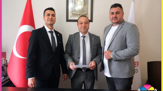 Tarsus Zafer Partisi’nde Bayrak Değişimi! Mete Can Süren, Yeni İlçe Başkanı Oldu