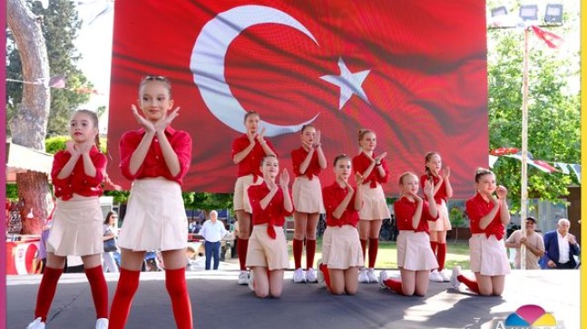 Tarsus Kültür Park’ta Dans Gösterileriyle Renkli Uluslararası Çocuk Festivali