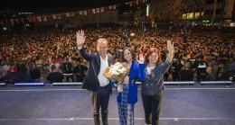 1.ULUSLARARASI TARSUS FESTİVALİ ZEYNEP BASTIK KONSERİYLE SON BULDU