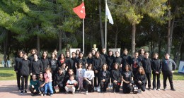 Kır Çiçekleri’nden Depremzede Ailelere Moral Ziyareti