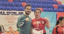 Türkiye Şampiyonasında Tarsuslu Öğrenci Asude Kök ,Bilek Güreşinde 1. Oldu
