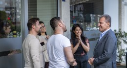 Başkan Seçer, Yenişehir Nevit Kodallı Caddesi Esnafını Ziyaret Etti