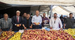 Başkan Seçer Toroslar Güneykent’te Esnaf ve Vatandaşla Buluştu