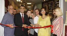 AV. MELİKE KIZILAY’IN DOT MANDALA SERGİSİ MERSİN BAROSU’NDA AÇILDI