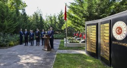 Dışişleri Bakanı Fidan, Dışişleri Şehitliği ve Anıtkabir’i Ziyaret Etti