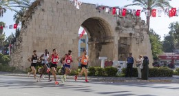 ‘15. Uluslararası Tarsus Yarı Maratonu’ Tarihi Ve Doğal Güzellikler İçinde Koşuldu