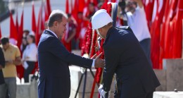 Başkan Seçer, Cumhuriyet’in 100. Yılı Dolayısıyla Atatürk Anıtı’na Çelenk Sundu