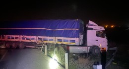 Tır’a Arkadan Çarpan Otomobilin Sürücüsü Yaralandı
