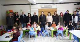TARSUS BELEDİYESİ, DEPREMZEDELERE YARDIM ELİ UZATMAYA DEVAM EDİYOR: YENİ BİR YARDIM TIR’I DAHA HATAY’A ULAŞTI!