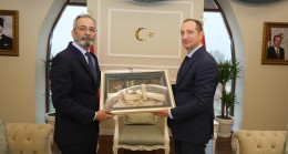 Tarsus Belediye Başkanı Haluk Bozdoğan, Kaymakam Mehmet Ali Akyüz’ü Ziyaret Etti
