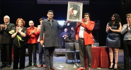 TARSUS’TA KÜLTÜR VE SANAT RÜZGÂRI: “ANGARA GAZİNOSU” OYUNU BÜYÜK BEĞENİ TOPLADI!