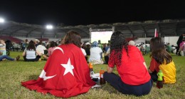 Tarsus’ta Milli Maç Coşkusu “Çekya Maçı Dev Ekranda Yayınlandı”