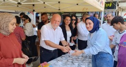 Mersin Büyükşehir Belediyesi Tarsus’ta Aşure Dağıtımı Gerçekleştirdi