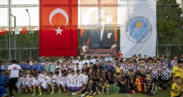 Büyükşehir’in ‘U-11/U-12 Futbol Şenlik Ligi’ Ödül Töreni İle Son Buldu