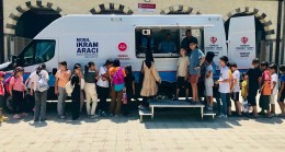 Mobil İkram Aracı ile Çocuklara Dondurma İkramı Yapıldı