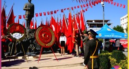 Cumhuriyet Bayramı’nın 101. Yıl Dönümünde Atatürk Anıtı’na Çelenk Sunuldu