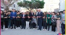 ATAMIZ, SEVDİĞİ ŞARKILAR ve FOTOĞRAF SERGİSİYLE ANILDI