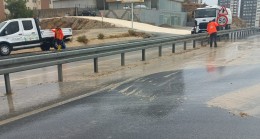 BÜYÜKŞEHİR VE MESKİ EKİPLERİNİN TARSUS’TA “YAĞMUR” MESAİSİ