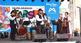 TARSUS’TA FESTİVALİN İKİNCİ GÜNÜ DOLU DOLU GEÇİYOR