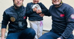 SOBA DUMANI TAHLİYE BACASINA DÜŞEN TAVŞAN KURTARILDI