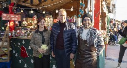 Başkan Seçer ve Meral Seçer, ‘Yılbaşı Pazarı’nı Gezdi