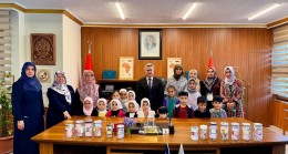 Tarsus’ta Küçük Yüreklerden Büyük Destek: Minik Kur’an Kursu Öğrencilerinden Anlamlı Bağış