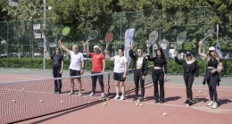 Büyükşehir’in Tenis Kursu ile Vatandaşlar, Hem Fiziksel Hem Mental Sağlıklarını Koruyor