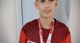 Tarsuslu Öğrenci Enes Söylemez, Bilek Güreşinde Mersin İl Birincisi Oldu