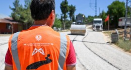 Büyükşehir, Erdemli Kırsalındaki Yolları Yenilemeyi Sürdürüyor