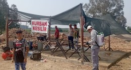 BÜYÜKŞEHİR EKİPLERİNDEN TARSUS’TA MOBİL KESİM NOKTALARINDA SÜREKLİ İLAÇLAMA ÇALIŞMASI