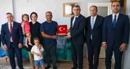 VALİ ATİLLA TOROS, GAZİ JANDARMA UZMAN ÇAVUŞ MUSTAFA TİLAVER VE AİLESİNİ ZİYARET ETTİ