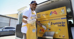 Büyükşehir Buz Gibi Limonata Dağıtımlarına Başladı