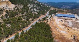 Büyükşehir, Gülnar Kırsalındaki 30 Kilometrelik Grup Yolunu Yeniliyor