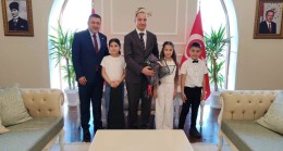 Tarsus’ta Makamlar Çocuklara Emanet Edildi