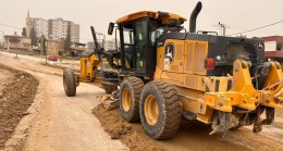 Mersin Büyükşehir’den Tarsus’ta Üç Koldan Hizmet “İlaçlama, Temizlik ve Yol Bakımı”