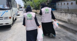 Tarsus Umut Kervanı Kadın Komisyonu’ndan İhtiyaç Sahibi Ailelere Yardım Eli