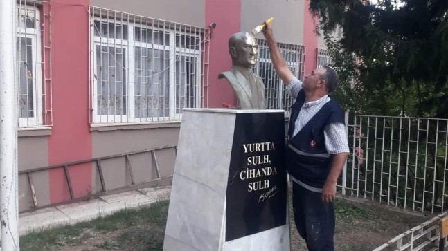 ATATÜRK SEVGİSİ MESAFE TANIMAZ