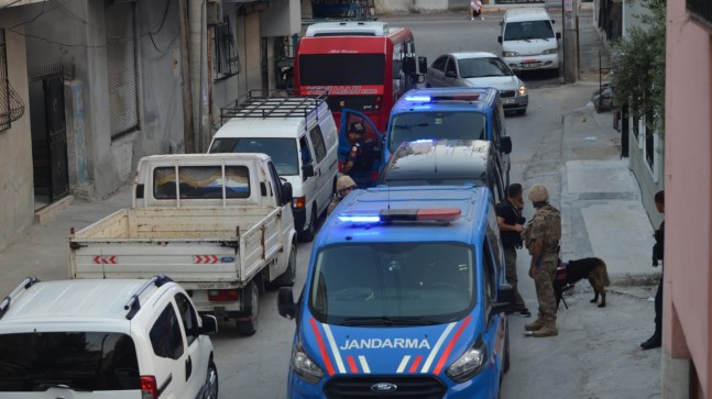 JANDARMA, DEAŞ TERÖR ÖRGÜTÜNE FİNANS SAĞLAYAN 20 ŞÜPHELİYİ GÖZALTINA ALDI