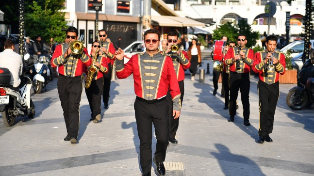 MERSİN BÜYÜKŞEHİR BANDOSU CUMA KONSERLERİNE YENİDEN BAŞLADI