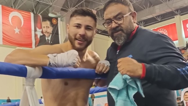 Onur ŞEKER ‘Türkiye Kickboks Şampiyonasında FİNALDE’  Bugün TRT Yıldızda Saat 16:00 Canlı Yayında FİNAL MAÇI var.