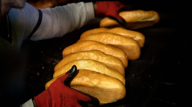 TARSUS BELEDİYESİ HALK EKMEK FIRINI’NDA ÜRETİLEN EKMEKLERİN TÜMÜ DEPREM BÖLGESİNE GÖNDERİLİYOR