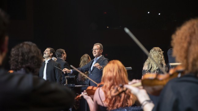 Başkan Seçer ve Eşi Meral Seçer, Türk Kadınlar Konseyi Derneği’nin ‘Geleceğe Ses Ver Senfonik Pop Konseri’ni Dinledi