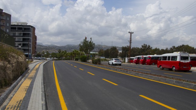 Büyükşehir, Gözne Caddesi’ndeki 3 Kilometrelik Yolu Yeniledi