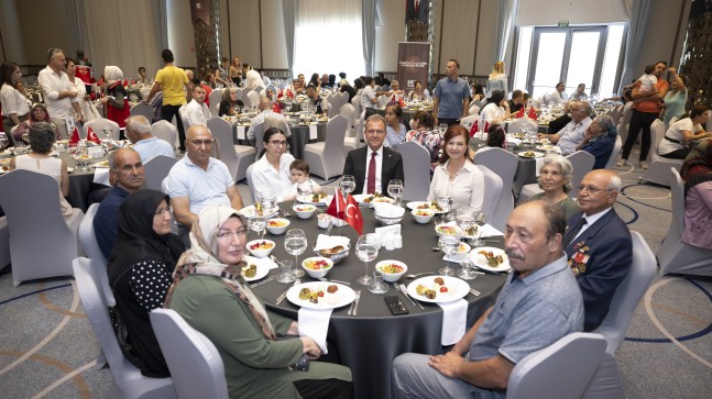 Başkan Seçer Ve Eşi Meral Seçer, 15 Temmuz Anmasında Şehit Aileleri, Gaziler Ve Gazi Aileleri İle Yemekte Buluştu