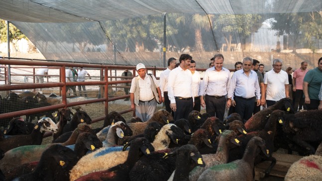 Mersin Büyükşehir Belediyesi’nden Üreticiye Törenle Tarımsal Destekler