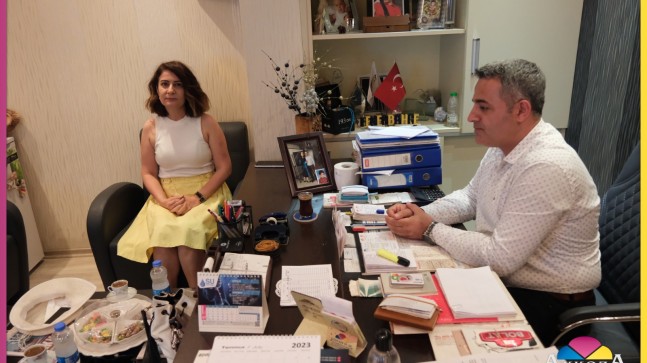 ZAHİDE YALÇIN AKKOZA MEDYA GRUBUNU ZİYARET ETTİ