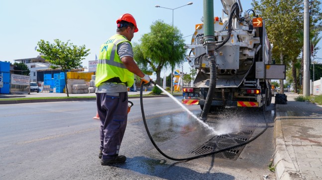 MESKİ, Yağmursuyu Izgara Temizliği Çalışmalarına Tüm İlçelerde Devam Ediyor