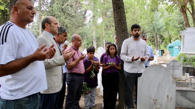 ŞEHİT ÖĞRETMEN BUMİNHAN TEMİZKAN DUALARLA ANILDI