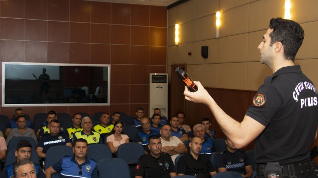 Büyükşehir’in Zabıta Ekipleri ‘Göz Yaşartıcı Gaz Sprey Kullanımı Üzerine Eğitim Aldı