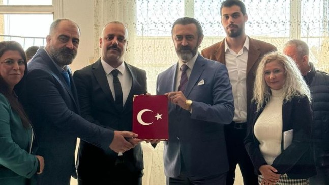 AK GENÇLİK TARSUS İLÇE BAŞKANLIĞI’NIN AÇILIŞI GERÇEKLEŞTİ